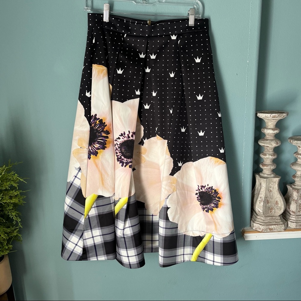 Mackenzie mode floral skirt